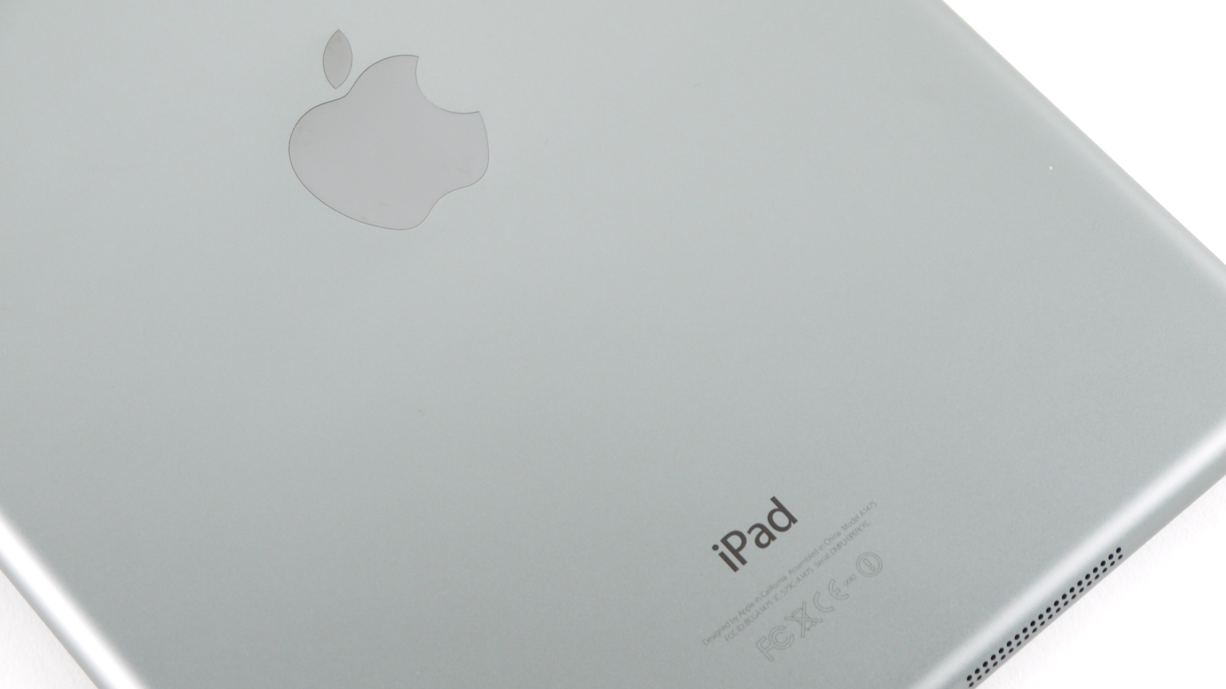 Apple iPad Air 9.7" (A1475) 16GB Wi-Fi + Cellular – Space Gray Color